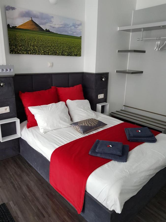 The Romantic Waterloo Lion'S Suite Braine-l'Alleud Exterior photo